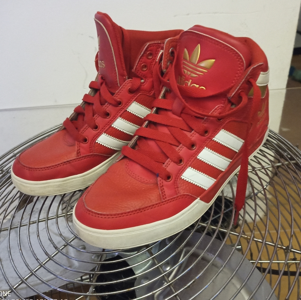 Men's Adidas sneakers